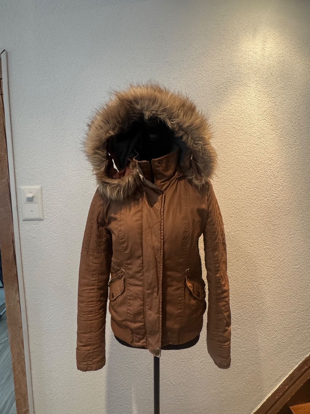 Bershka Giacche: Bershka Jacke Megan Fox – Usato da Gachnang venduto da lie_m66g 4