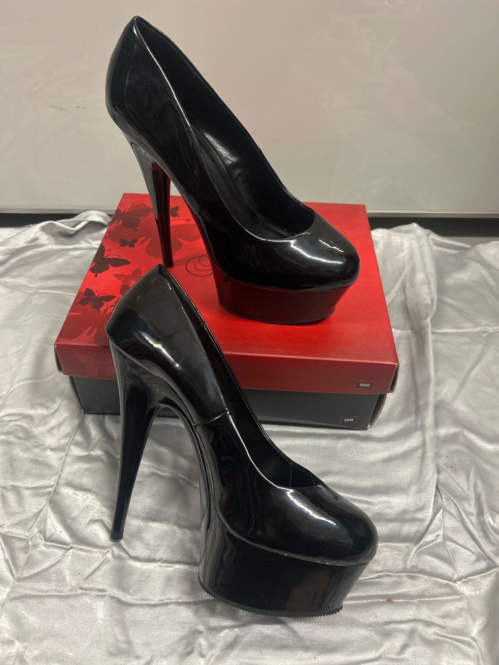 Scarpe da donna: Pleaser Heels Pumps Gr 39 NEU – Nuovo e nell'imballaggio originale da Regensdorf venduto da Spyke55