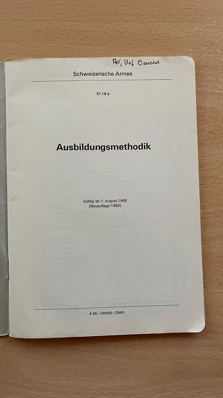 Libri: Schweizer Armee Ausbildungsmethodik 1969 51.18 d – Usato da Glattfelden venduto da cybermaxx 1