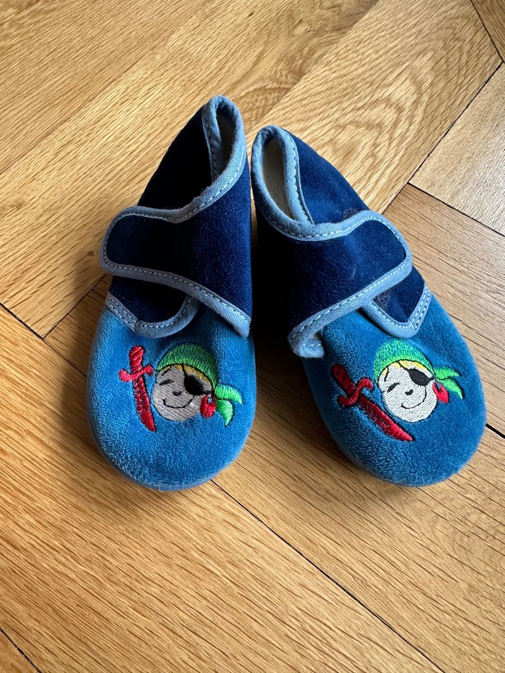 Scarpe per ragazzi: Hausschuhe Neu – Nuovo (secondo la descrizione) da Zürich venduto da Kaimark