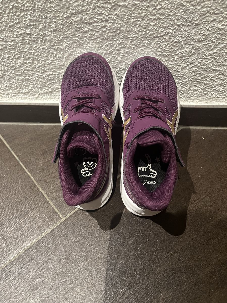 Asics Scarpe per ragazzi: ASICS Laufschuhe - Kinder Grosse 27 – Usato da Ehrendingen venduto da emm_7d8k 2