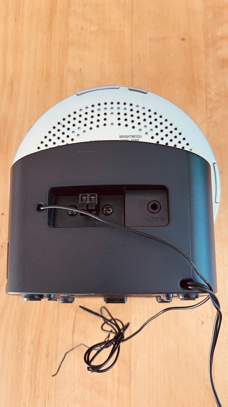 Sony Sveglie: Sony Dream Machine ICF-CD3IP Radiowecker mit CD Player – Usato da Thun venduto da BanjoDan 4