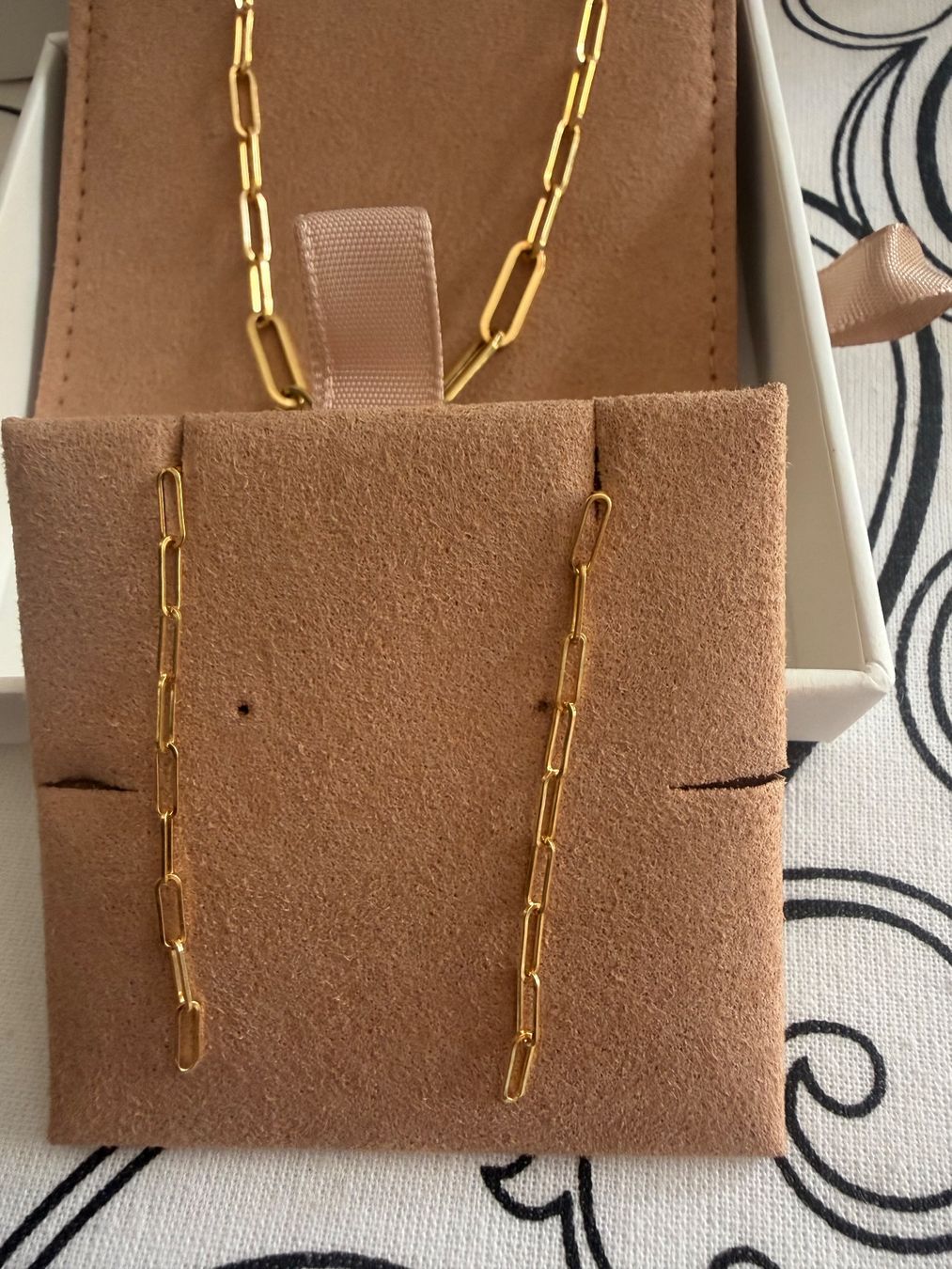 Altri gioielli: 18 carat set neuf avec certificat – Nuovo e nell'imballaggio originale da St-leonard venduto da Lilliii 1
