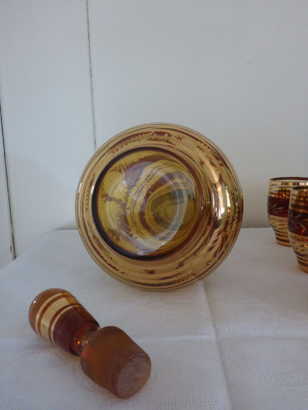 Caraffe: Alter Dekanter mit 6 Gläser bernsteinfarbig – Usato da Zürich venduto da leia12 4
