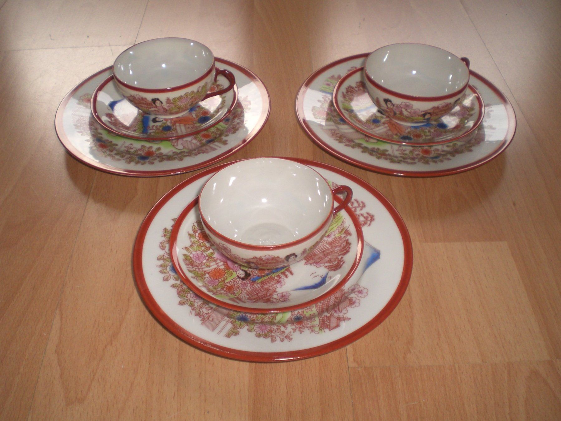 Set di piatti: Echtes japanisches Tee Set mit Geisha Motiven – Nuovo e nell'imballaggio originale da Grellingen venduto da Neuron67 3