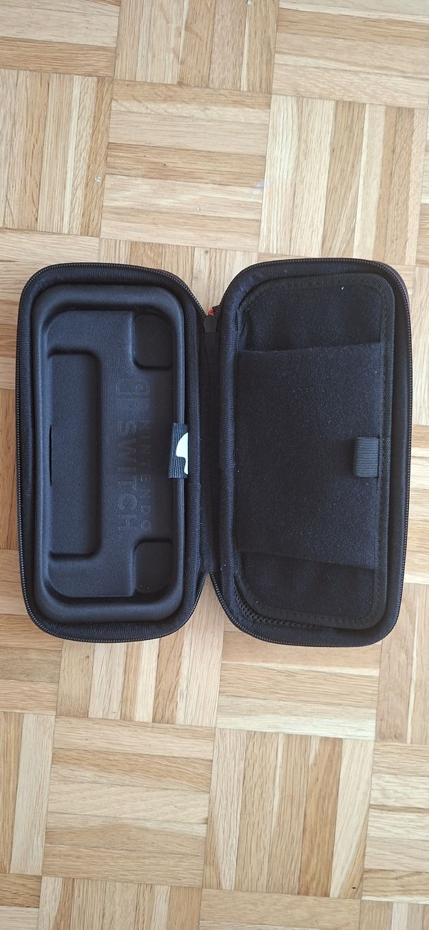 Nintendo Custodie protettive: Hülle für Nintendo Switch neu – Nuovo (secondo la descrizione) da St. Gallen venduto da samfuel 2