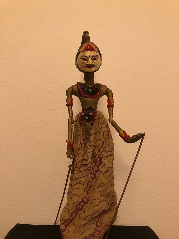 Puppen: Wayang Golek Stabpuppe aus Indonesien – Gebraucht aus Basel von Familymusic 3