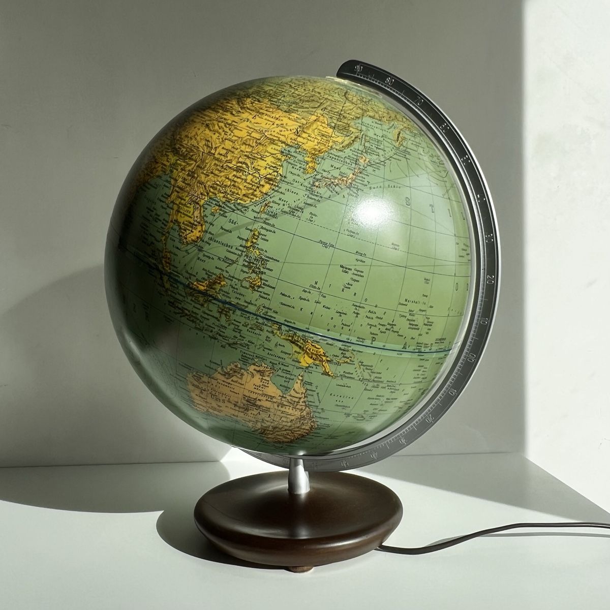 Lampade: Large Vintage Illuminated Globe Columbus Erdglobus Duplex – Usato da Oberägeri venduto da Theonose74 6