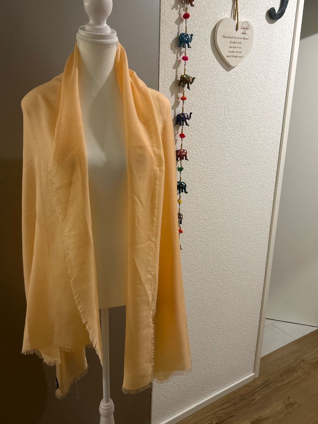Mango Foulards, Tücher & Schals: Schal aprikose von MANGO – Gebraucht aus Brunnen von Nala2929 2
