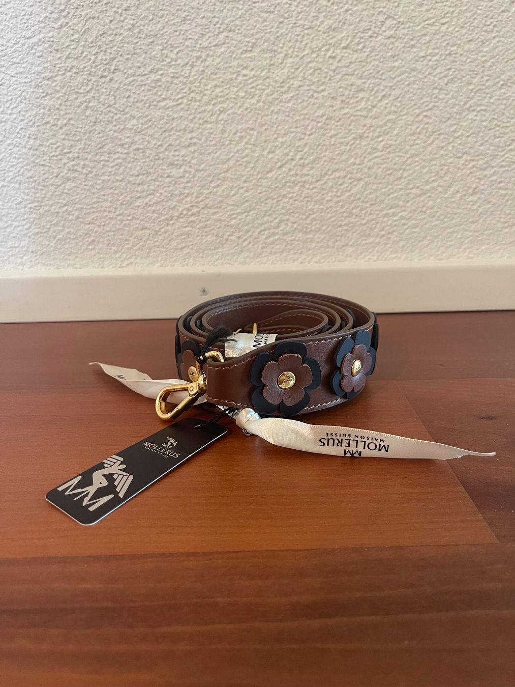 Maison Mollerus Altro in  Abbigliamento & Accessori: Mollerus Schultergurt mit Blumen - Neuwertig! – Nuovo (secondo la descrizione) da Wangen ZH venduto da unihocplayerin7 1