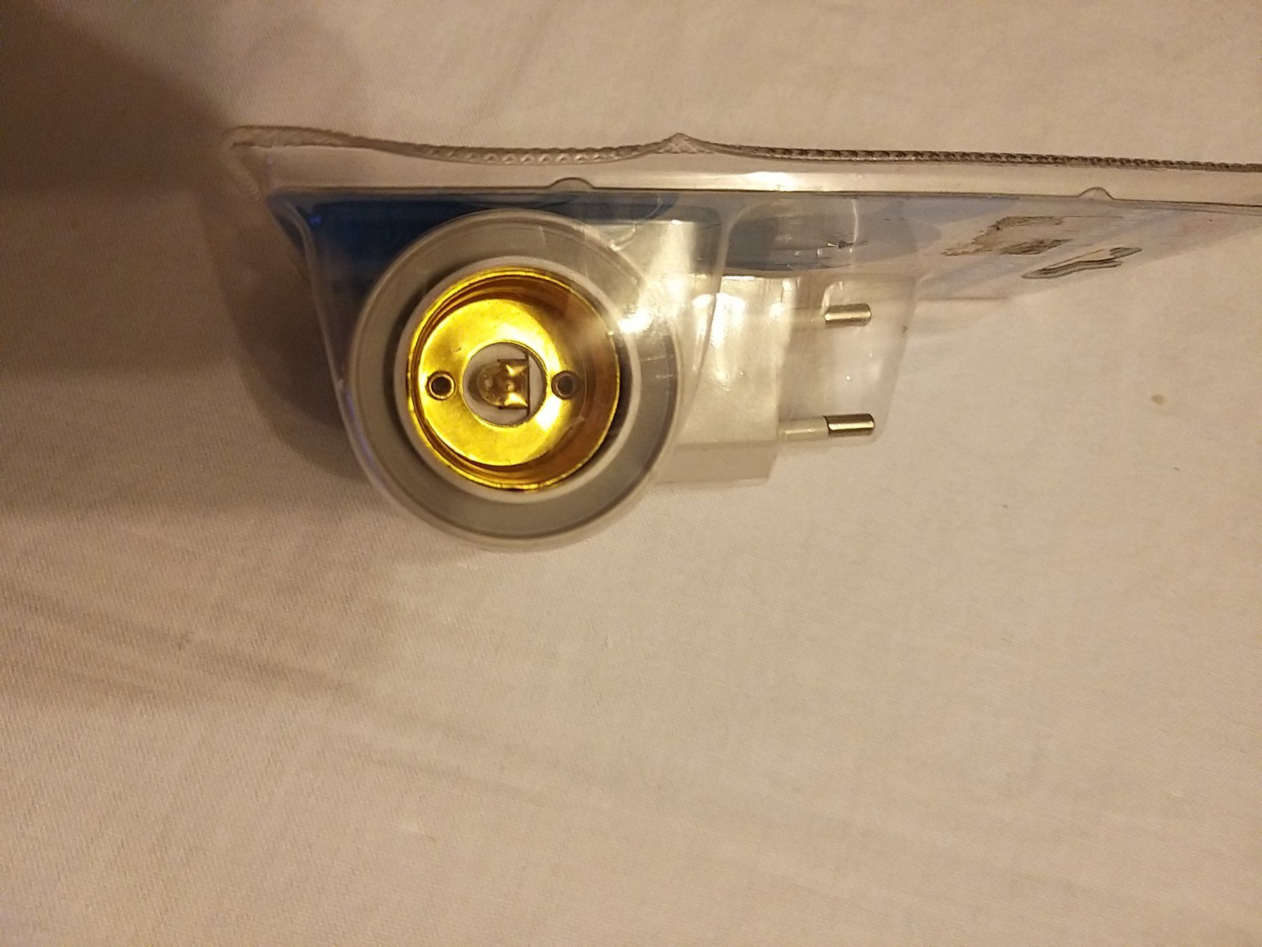 Lampade: Adaptateur prise EU vers E27 neuf (483) – Nuovo e nell'imballaggio originale da la Chaux-de-Fonds venduto da Lampe 1