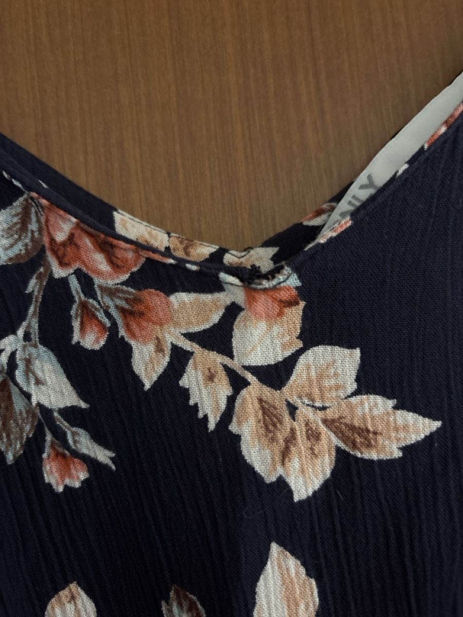 Only Vestiti: Kleid ONLY Blumenmuster Grösse 38  – Usato da Rünenberg venduto da ZwergLi100 2