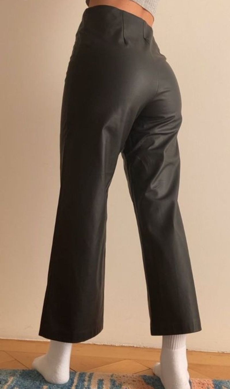Vila Pantaloni: Vila Lederhose schwarz 38 – Usato da Bern venduto da verateinilae 1