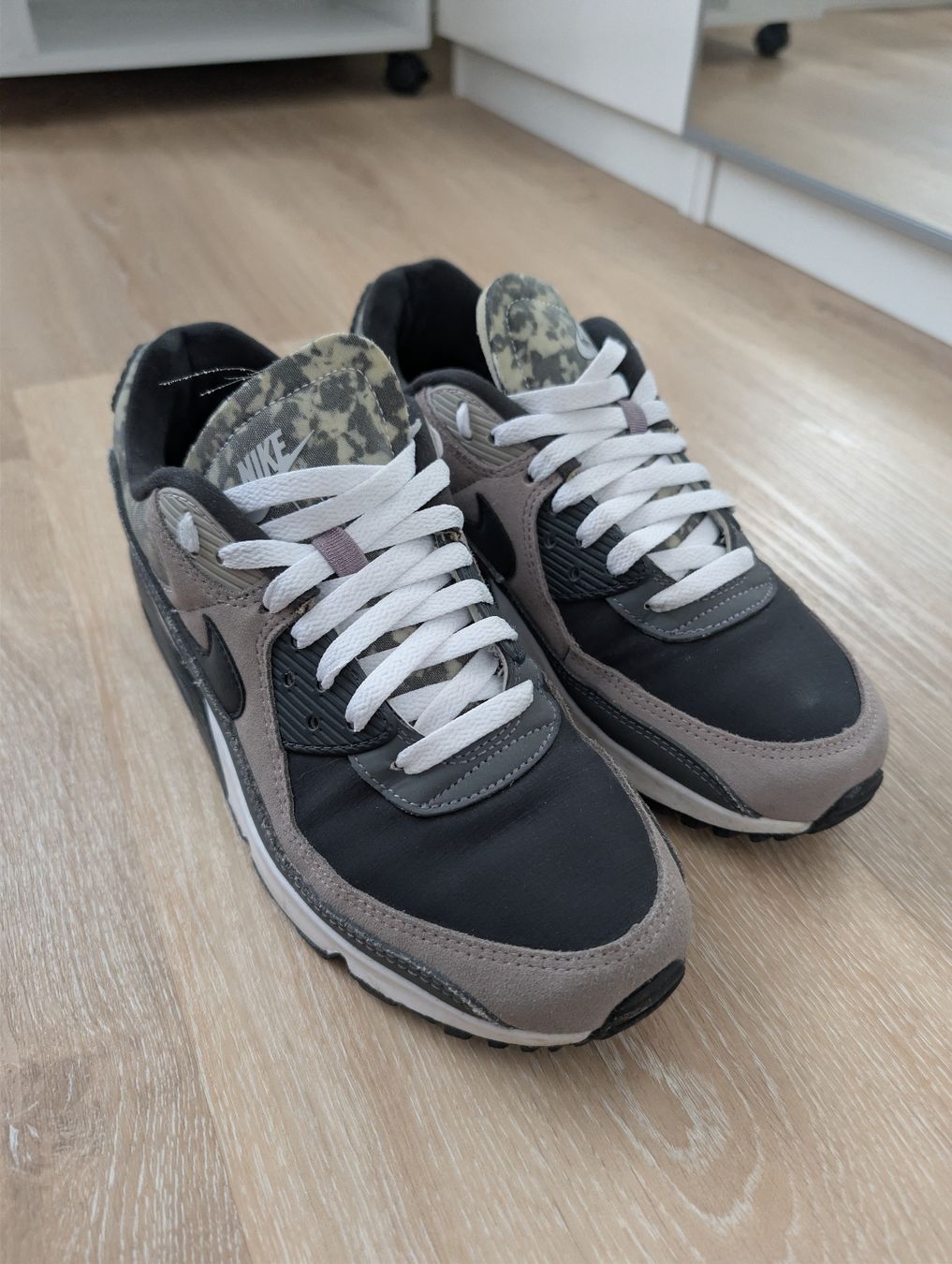 Scarpe da uomo: Air Max 90 (EU 42.5) – Usato da Gossau SG venduto da TheBibiaon