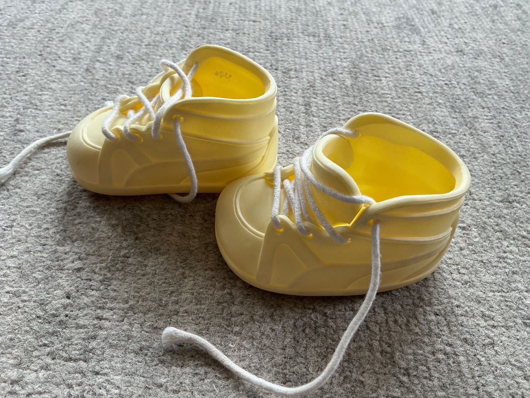 Puppen: Kunststoff - Puppenschuhe – Gebraucht aus Jona von Jancy60 1