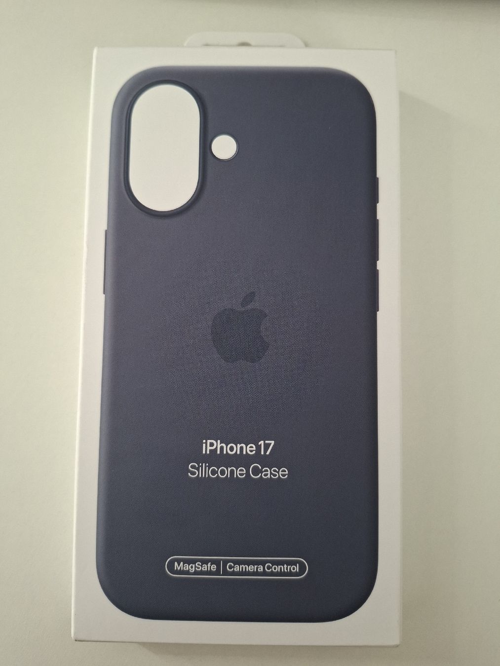 Apple Cover & Protezioni schermo: iPhone 17 Silikon Case Anchor Blue – Nuovo e nell'imballaggio originale da Wildegg venduto da M_Woodtli
