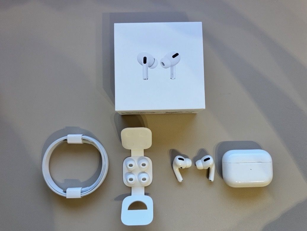 Apple Cuffie: Apple AirPods Pro – Usato da Zürich venduto da wal_q2vy
