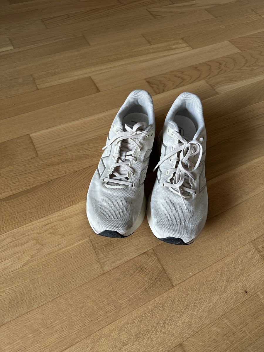 New Balance Herrenschuhe: New Balance Sneakers W680  – Gebraucht aus Altdorf UR von 3beeri