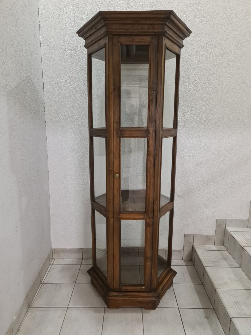 Vitrinen: Vitrine qui appartener a Phil Collins – Gebraucht aus Monthey von 187-zeroo
