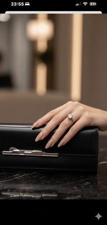 Cartier Pochette Soir Noir Élégante et Chic, Authentique