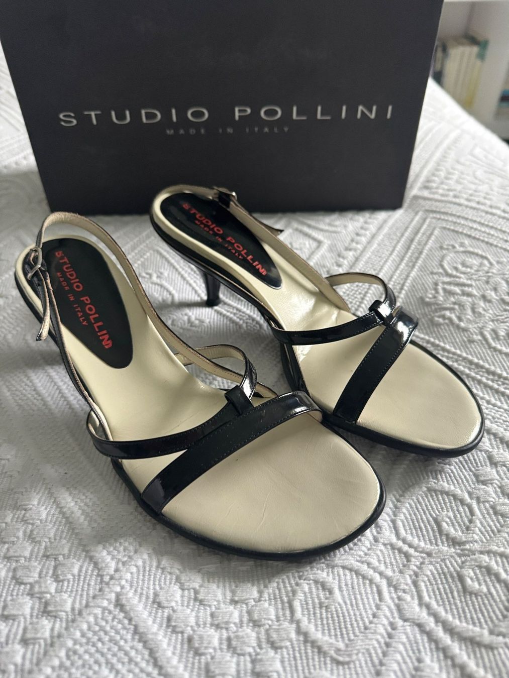 Scarpe da donna: Schwarze Riemchen-Sandaletten, Studio Pollini, Gr. 37, neu – Nuovo e nell'imballaggio originale da Erlinsbach SO venduto da Romstrasse