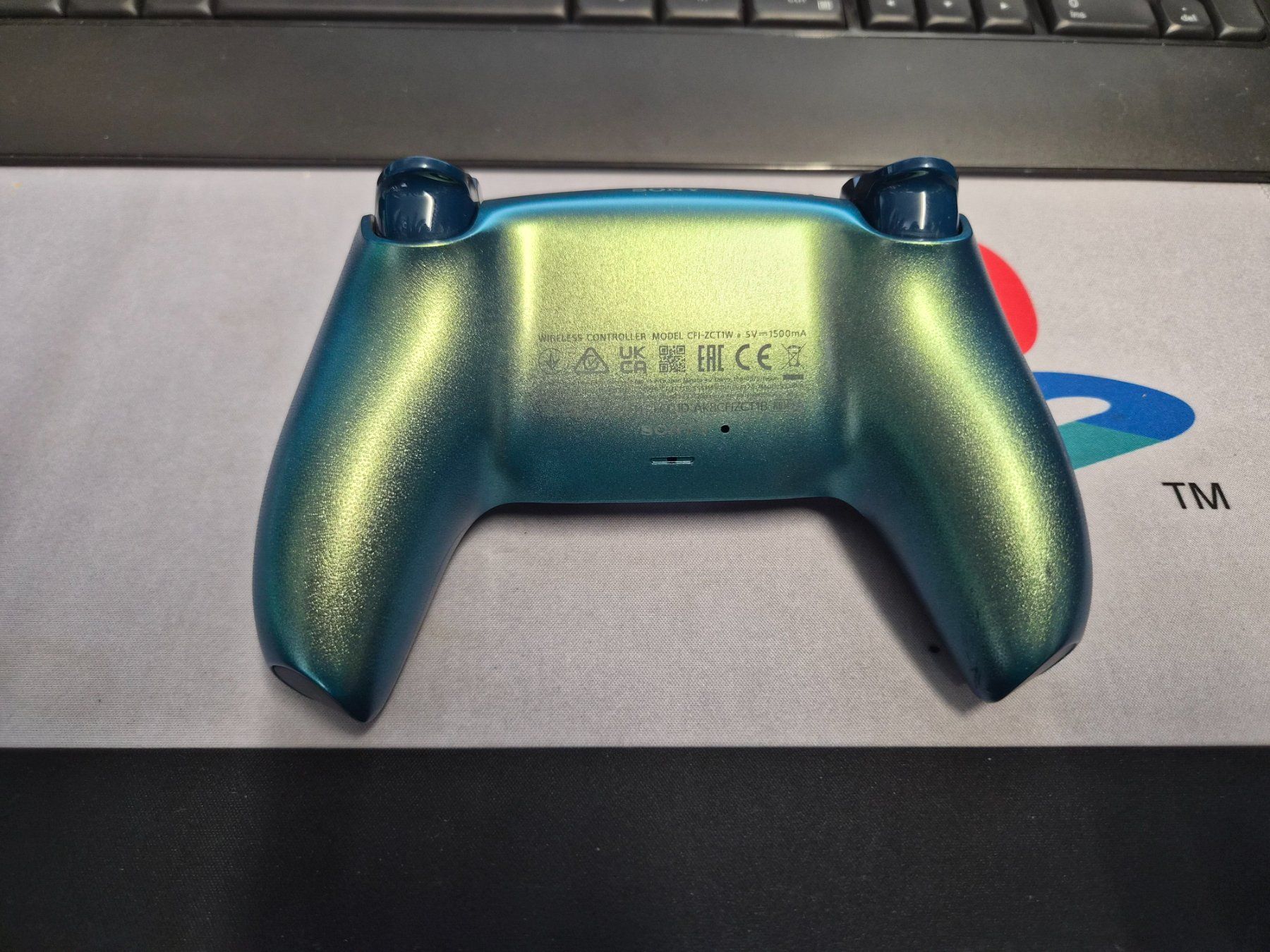 Sony Controller: PS5 DualSense Controller in sommerl. Farbverlauf! + Kabel – Usato da Zürich venduto da Joselito0 1