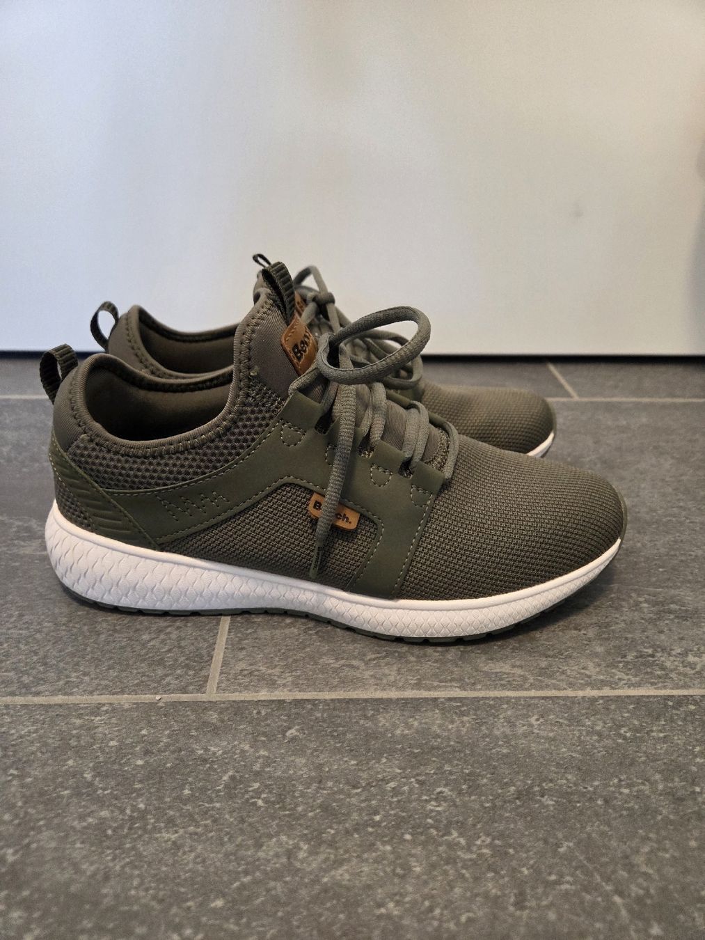 Bench Scarpe da donna: Bench Sneaker Grösse 40 – Usato da Reichenburg venduto da gin15