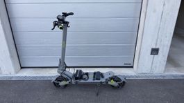 Trottinette électrique MUKUTA 10+ SWISS EDITION