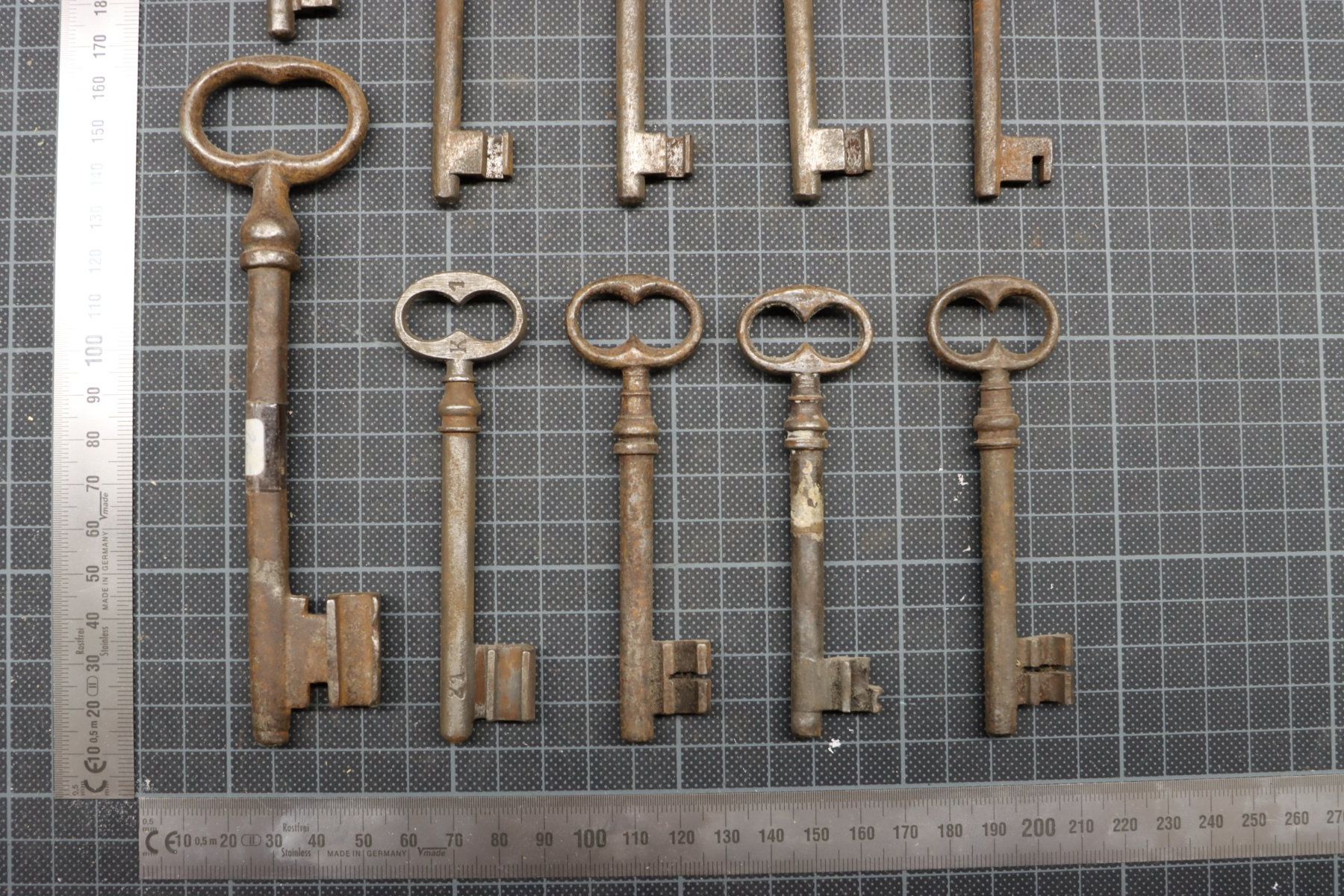 Chiavi: Lot mit 10 antiken Schlüsseln – Usato da Emmetten venduto da Super008 3