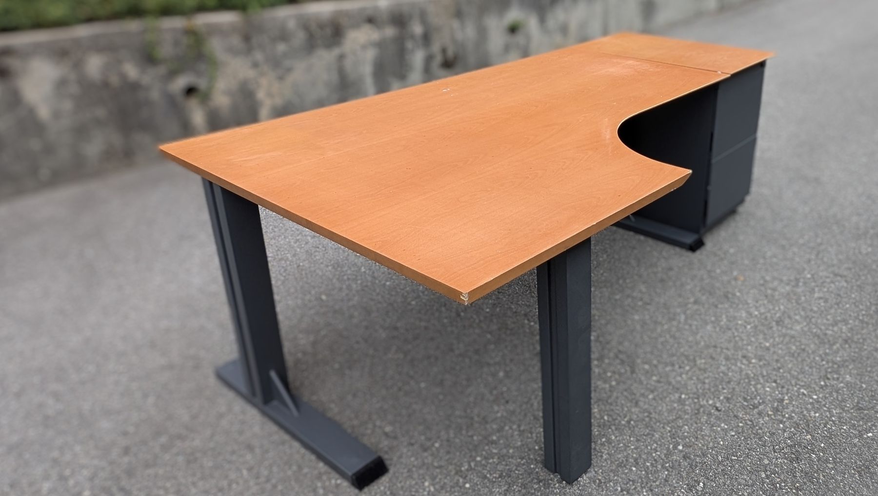 Bureaux: BIGLA Bureau + meuble tiroirs – D'occasion à La Croix -Lutry par fre_686w 5