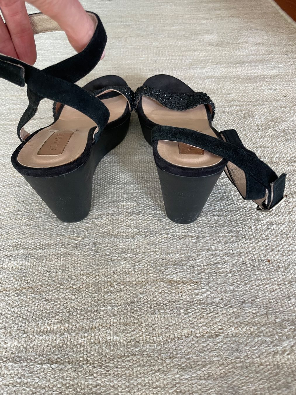 Scarpe da donna: schwarze Plateausandalen – Nuovo (secondo la descrizione) da Rüschlikon venduto da Brixen07 3