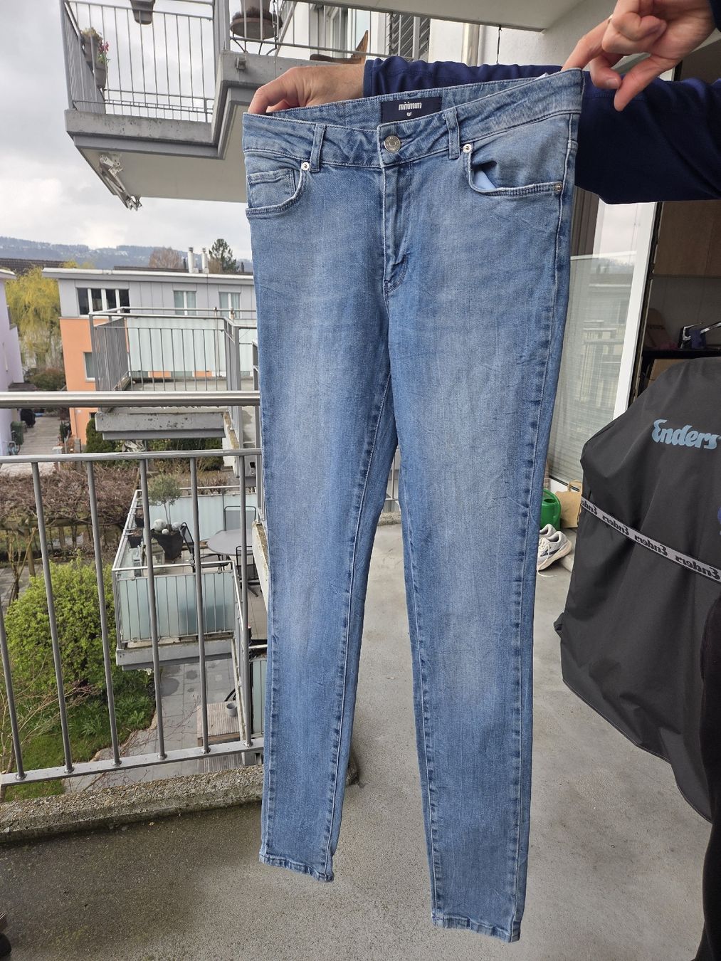 Jeans: Minimum Jeans Denmark Gr. 29/34, hellblau, Top Zustand! – Nuovo (secondo la descrizione) da Greifensee venduto da Julie8606