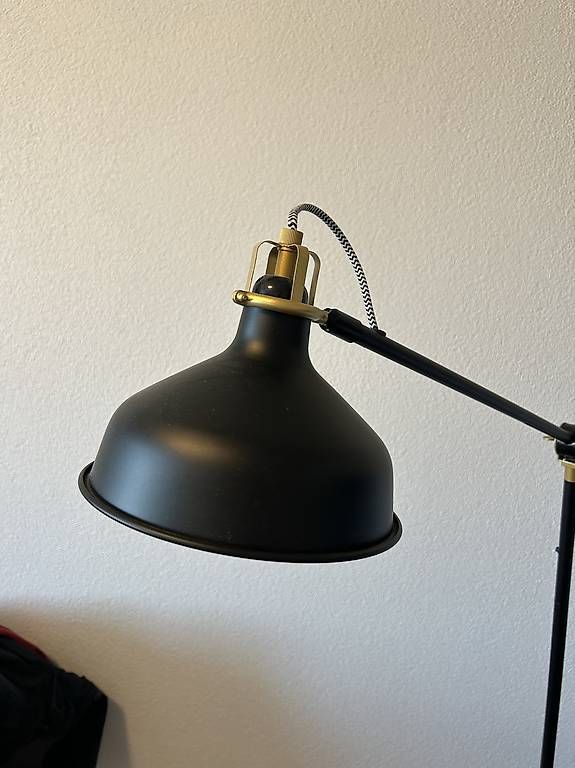 Lampes: Stehlampe schwarz IKEA – D'occasion à Regensdorf par rob_c7xr 1