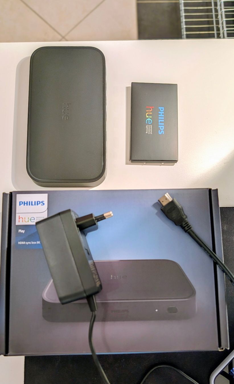 Philips Home Cinema: Philips Hue Play Sync Box Generation 2 – Usato da Sugnens venduto da kfl_jqt8