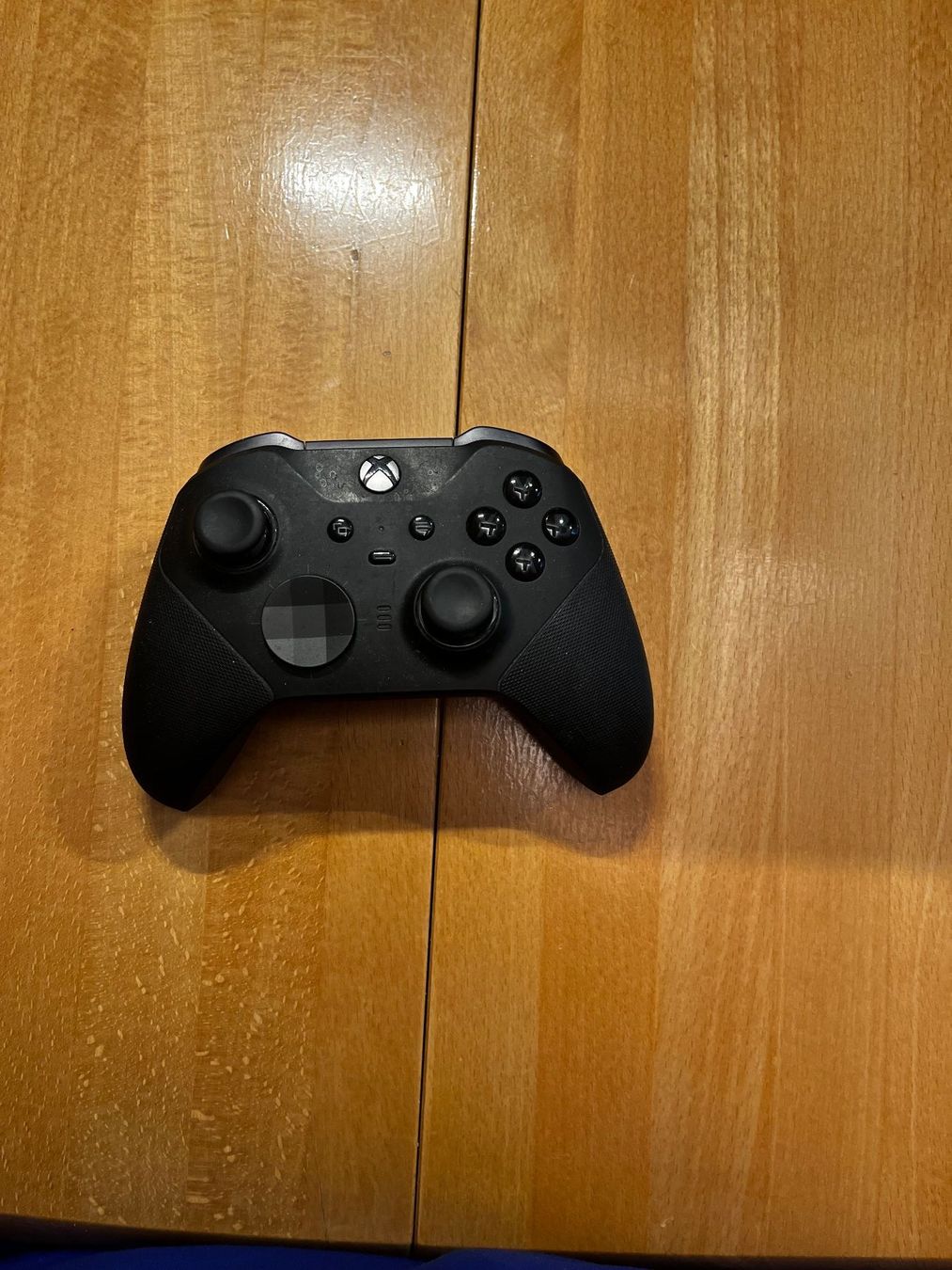 Microsoft Consoles: Xbox Series X Konsole mit Controller und Kabel und Spiele – D'occasion à Steffisburg par proebler 1