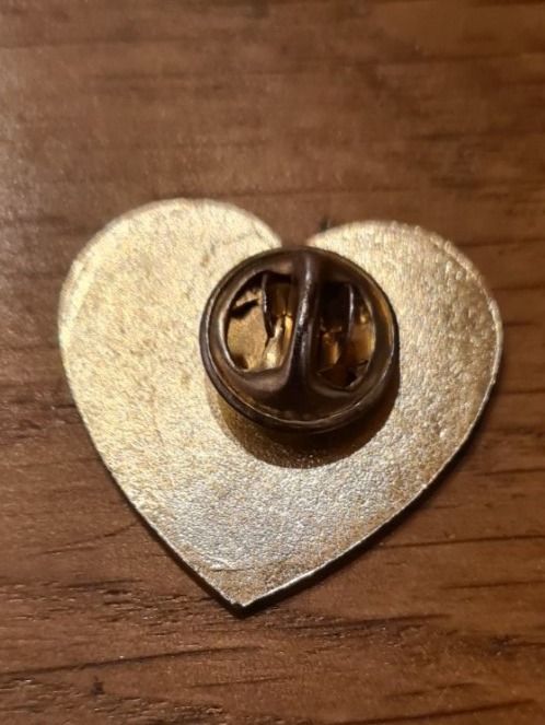 Plaketten & Abzeichen: Pin "Herz" – Gebraucht aus Winkel von Heuresis 1