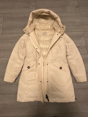 Winterjacke Esprit mit Daunenkapuze Grösse M