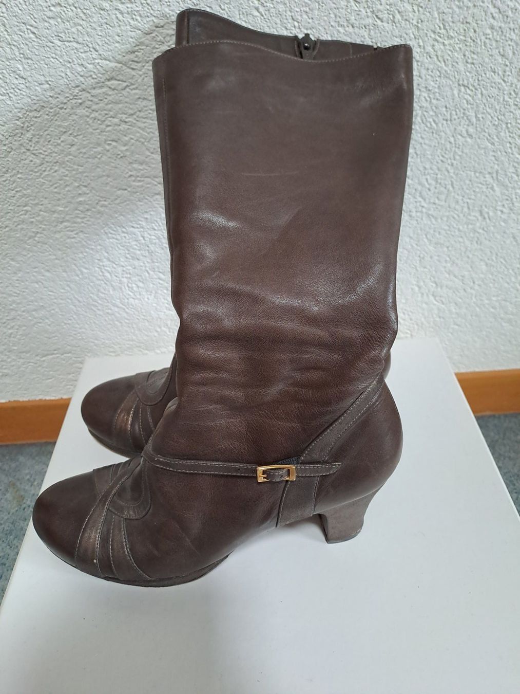 Chie Mihara Scarpe da donna: Hochwertiger Lederstiefel, CHIE MIHARA, NP 549.--, Gr. 38.5 – Usato da Frauenfeld venduto da Andadaa 1