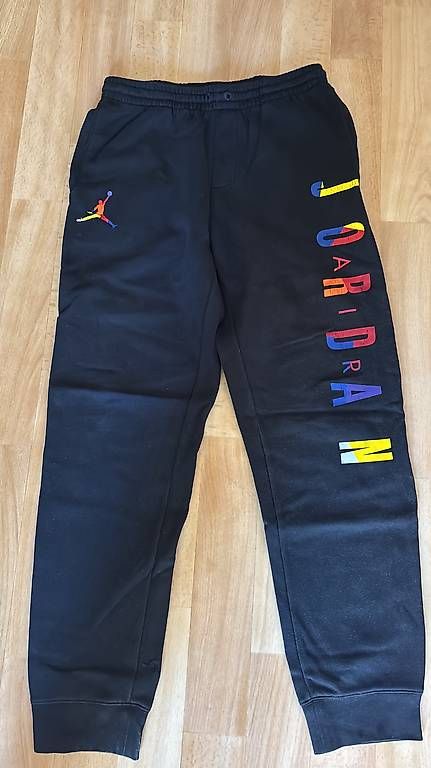 Pantaloni: Pantaloni tuta Jordan  – Usato da Riva San Vitale venduto da ame_rtg5