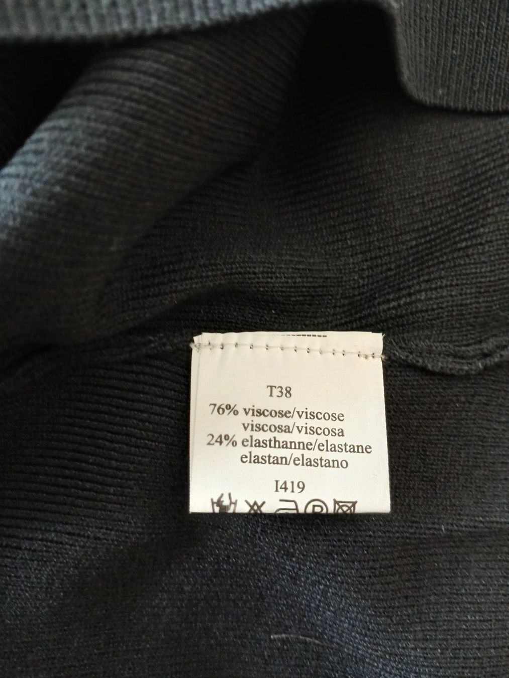 T-shirt: Maglia nera disegno floreale lustrini – Nuovo (secondo la descrizione) da Baar venduto da fla_v78d 2