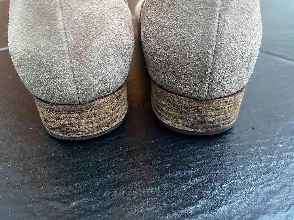 Chaussures femmes: Kurze Wildleder Stiefel – D'occasion à Erlenbach ZH par baa_w7jc 3