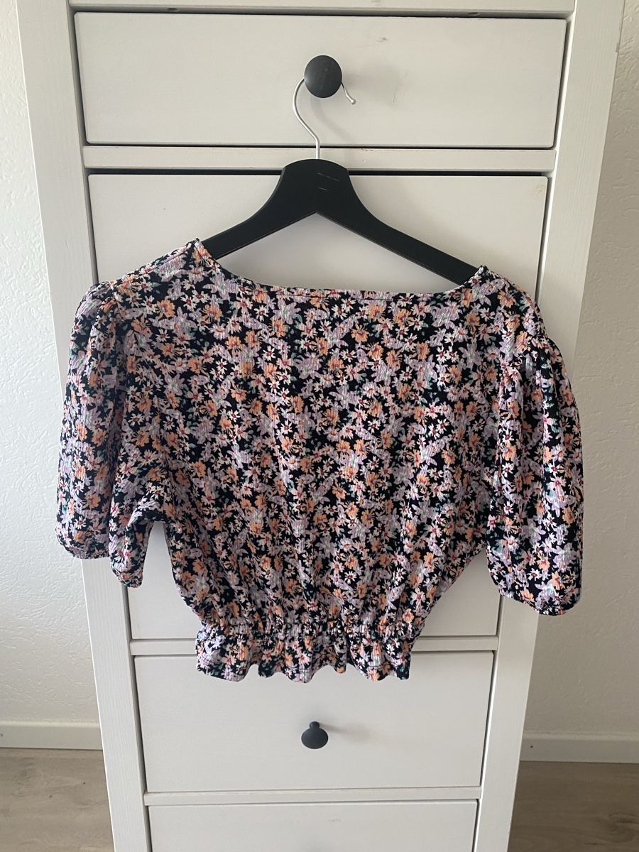 Blusen: Bluse Top – Gebraucht aus Berikon von cel_88c6 1