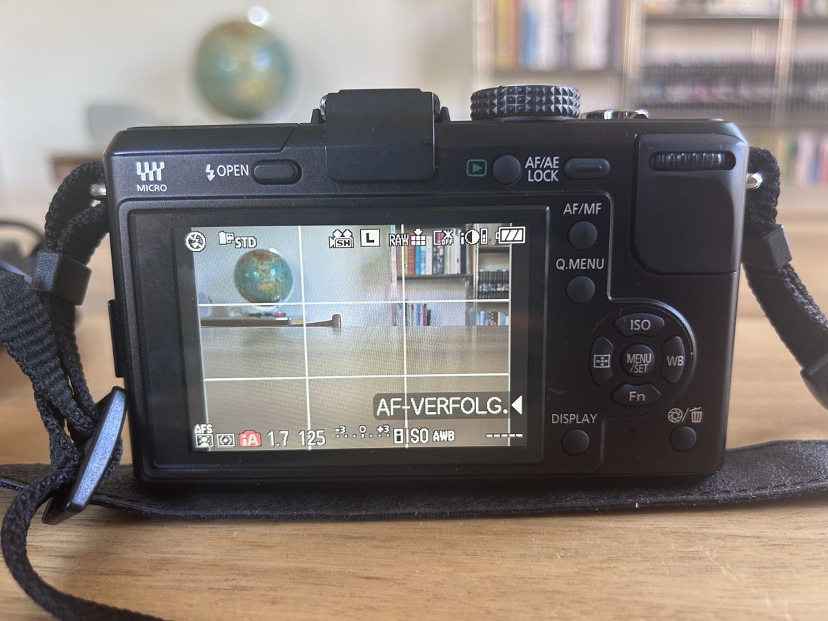 Panasonic Kamera: Panasonic Lumix GF1 Digitalkamera mit Ladegerät – Gebraucht aus Basel von Jasi2000 1