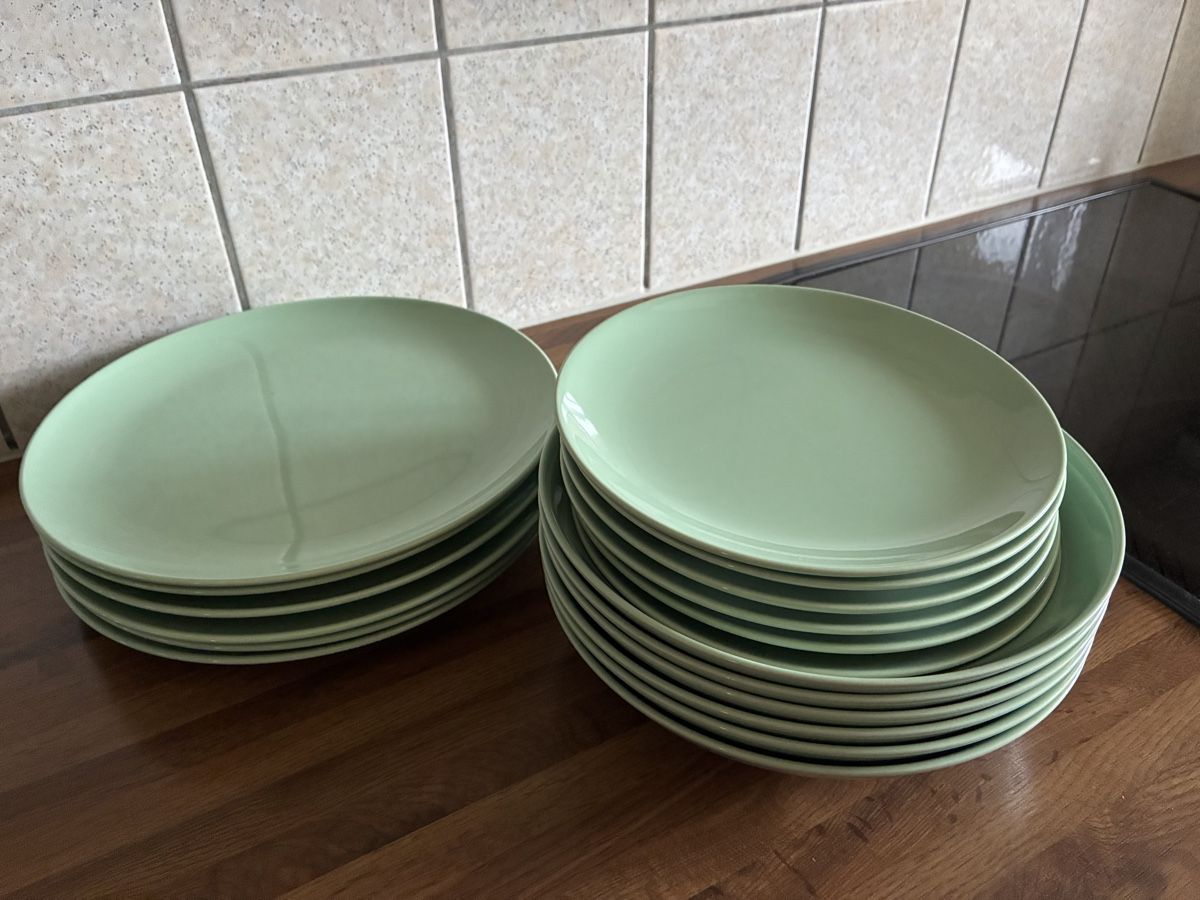 Ikea Teller: IKEA Teller 18 tlg. Grün – Gebraucht aus Basel von JanaHa