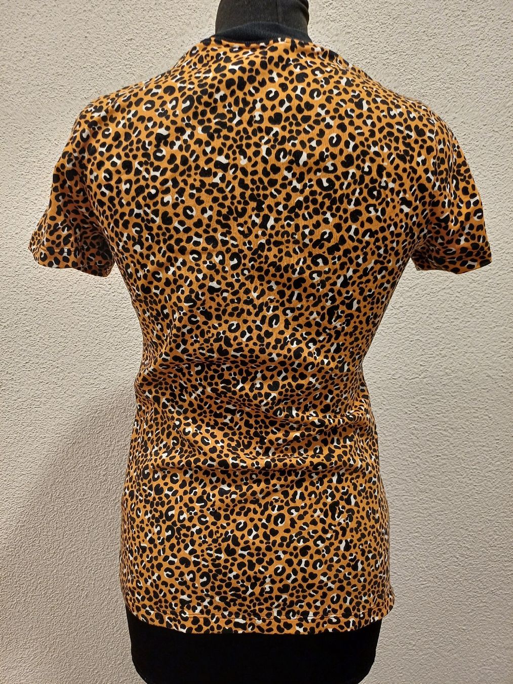 Nike T-shirt: T-Shirt nike mit leopardmuster, xs – Nuovo (secondo la descrizione) da Winterthur venduto da Smily-_- 1