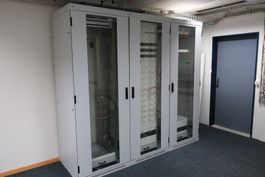 HEUTE!  Knürr 19" Serverschrank Anlage 3 Racks im Verbund