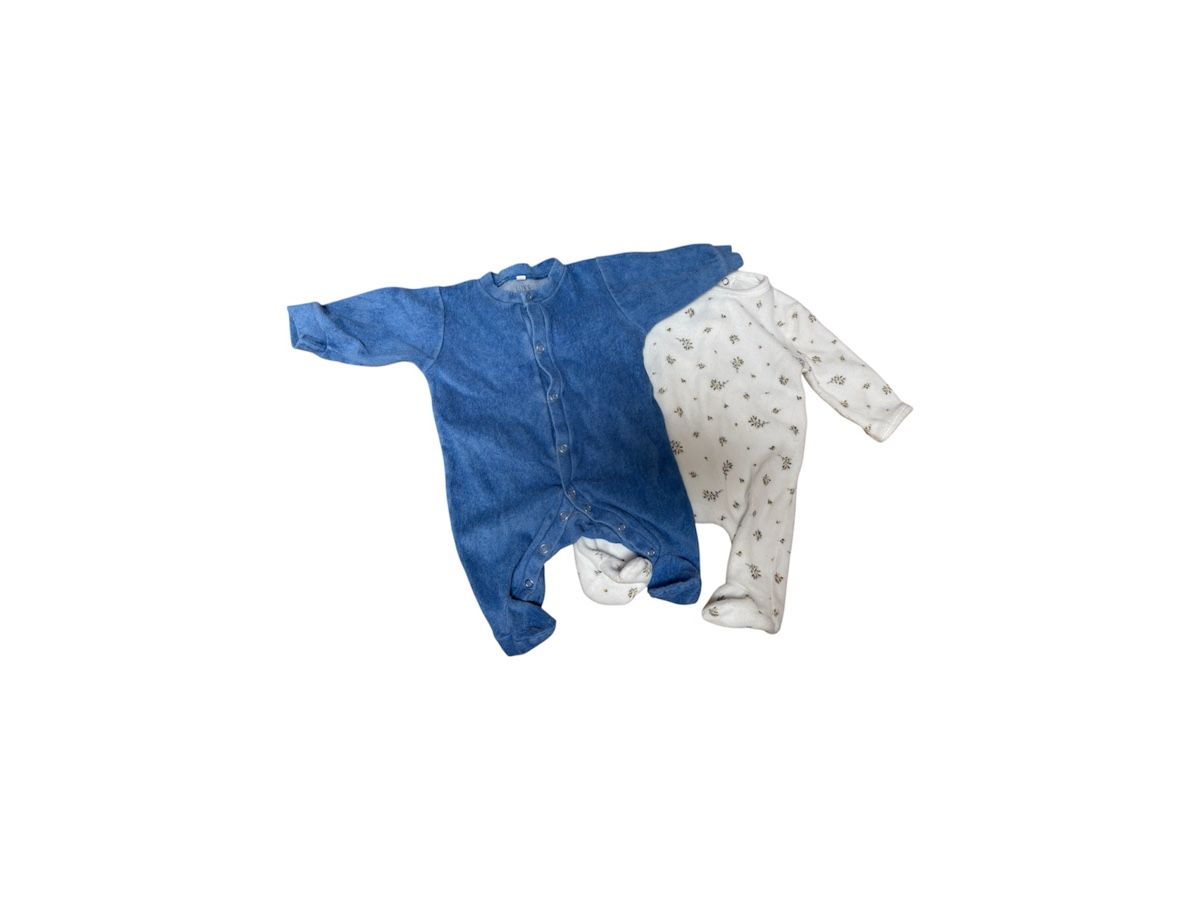 Lotti & Set di vestiti: 2 Baby-Schlafanzüge / Strampler, Grösse 56 – Usato da Oberglatt ZH venduto da Haushalt1984