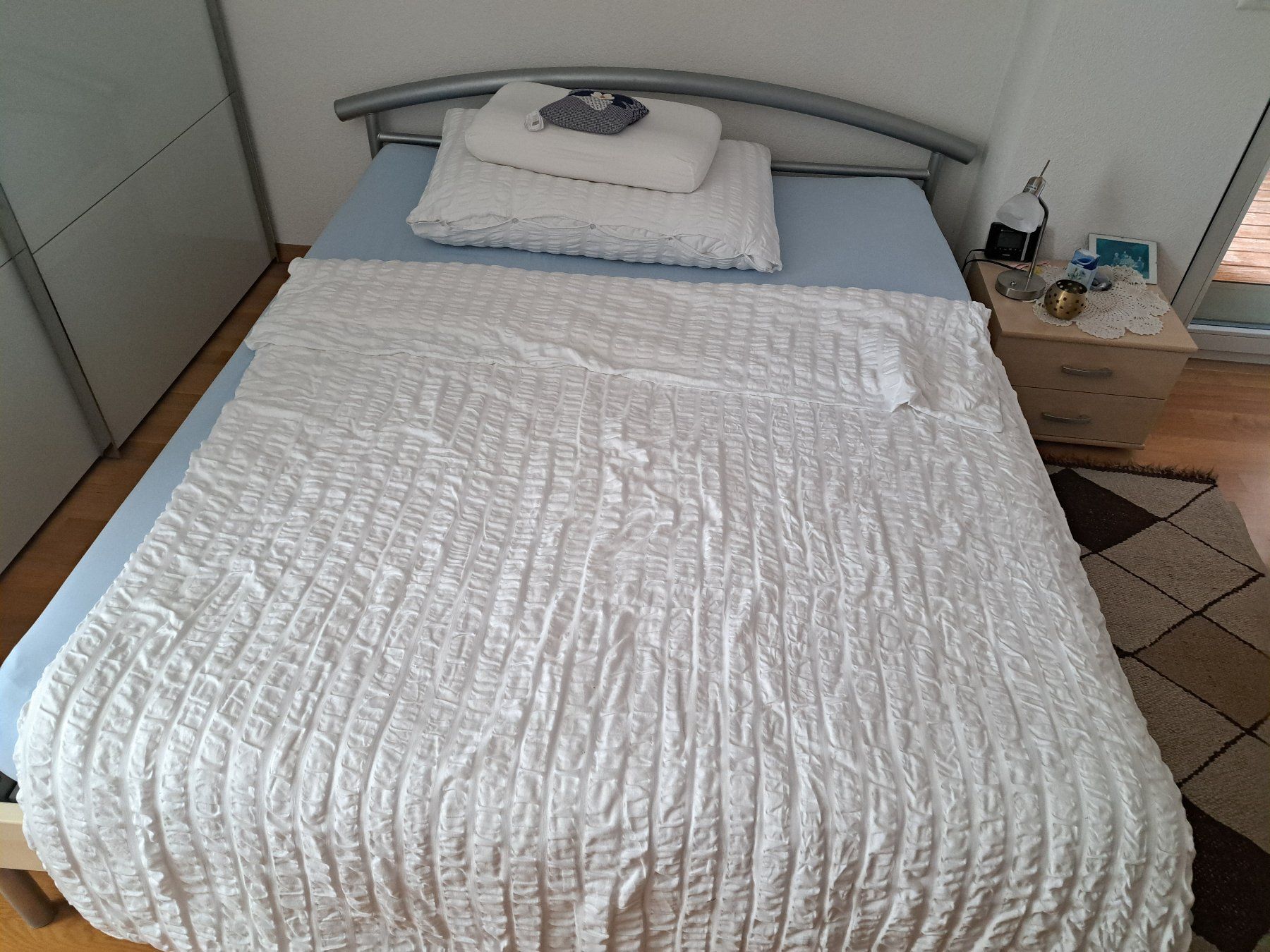 Lits: neuwertige Bett – D'occasion à Oberneunforn par Raebm