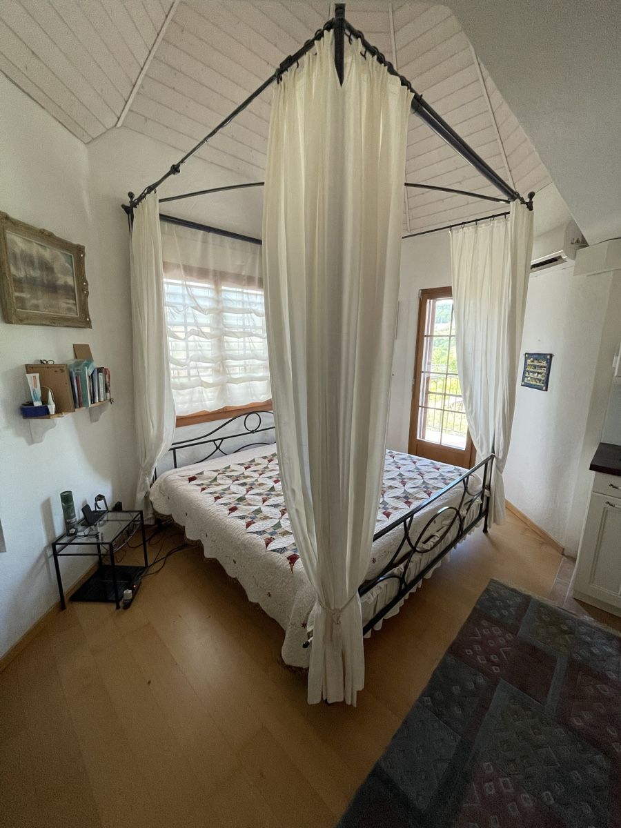 Lits: Bett Himmelbett  – D'occasion à Wölflinswil par Euch0