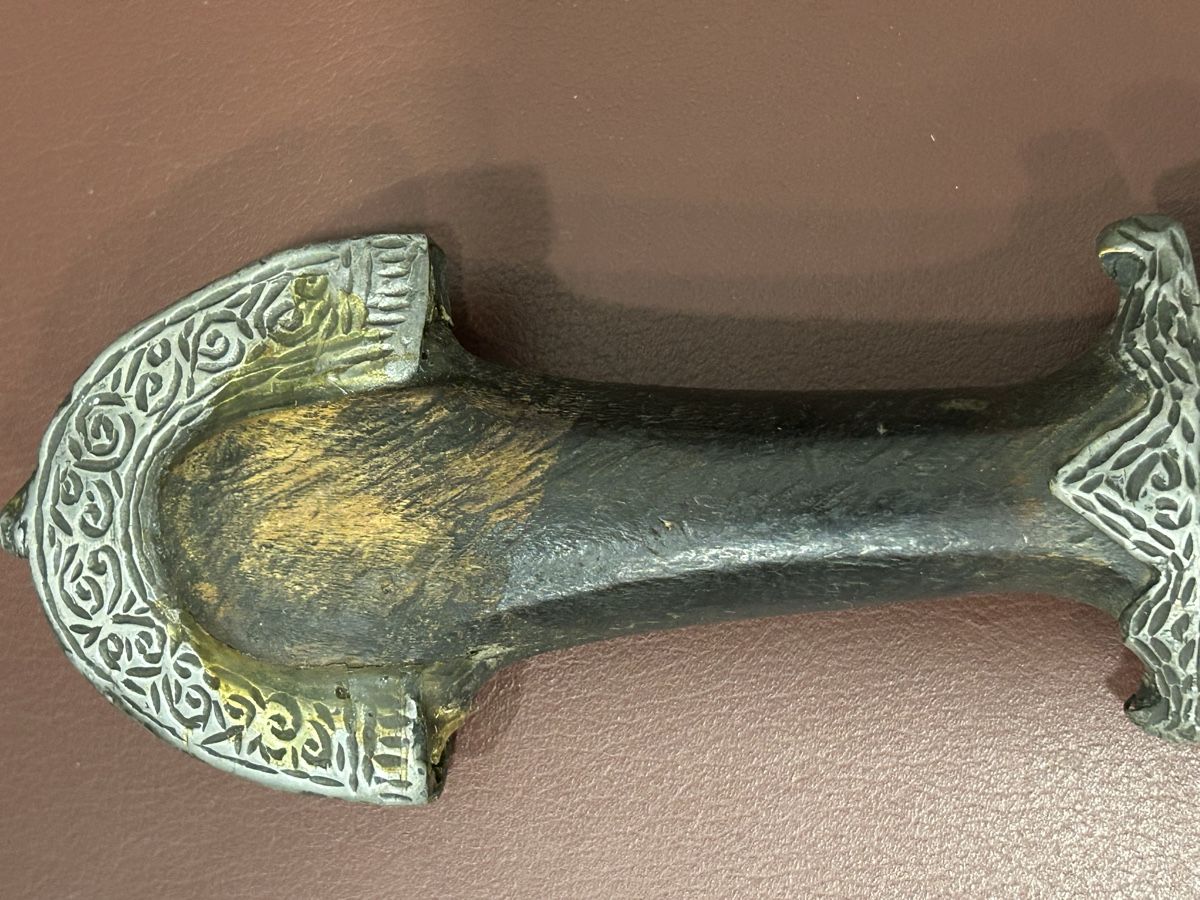 Posate: Dolch verziert mit handgefertigter Metallscheide – Usato da Losone venduto da del_yh97 7